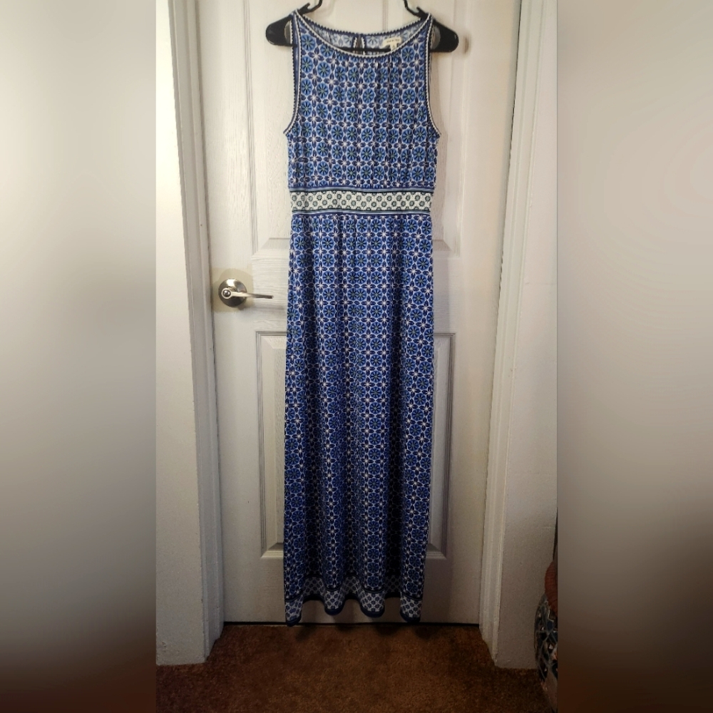 Max Studio Maxi - Picture 1 of 5